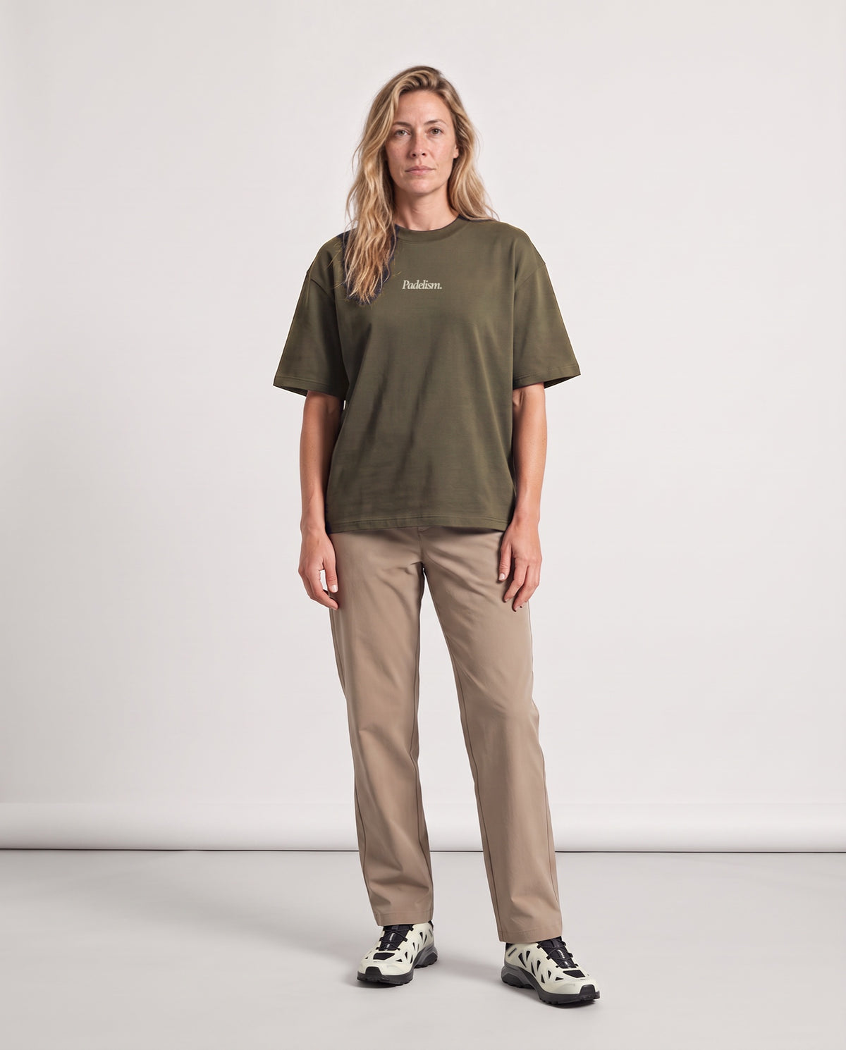 Classic CC - Heavyweight T-shirt in Brown, worn on model, woman, front