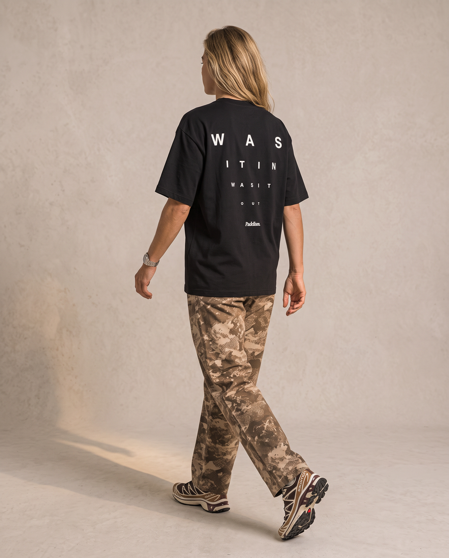 Focus Heavyweight T-shirt in Black — female back print